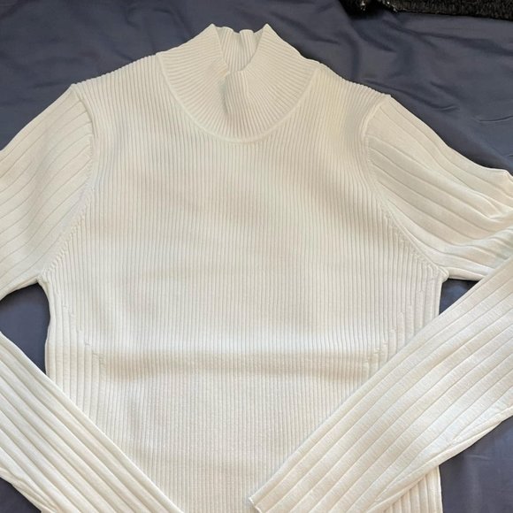 Universal Standard Cool Knit Mockneck Sweater size M(18-20) - Picture 2 of 4